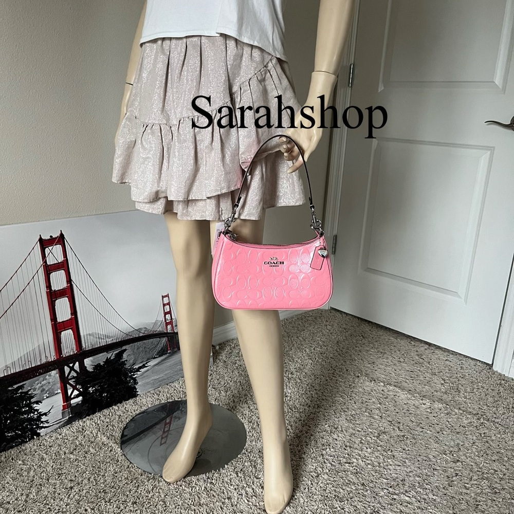 ✅Coach Teri Shoulder Bag In Signature Leather With Heart Charm - Picture 10 of 13